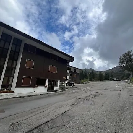Sulle Piste Da Sci アパート *